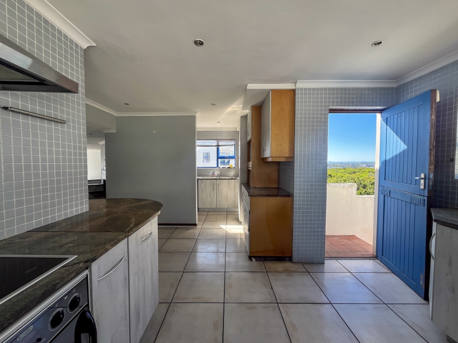 To Let 5 Bedroom Property for Rent in Paradise Beach Western Cape